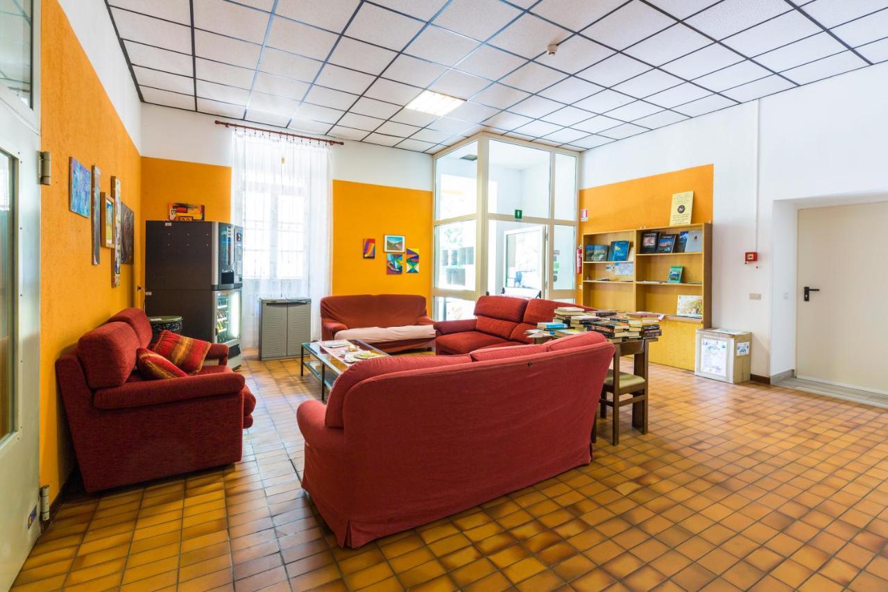 Ostello Al Deserto Chiavenna Exterior photo