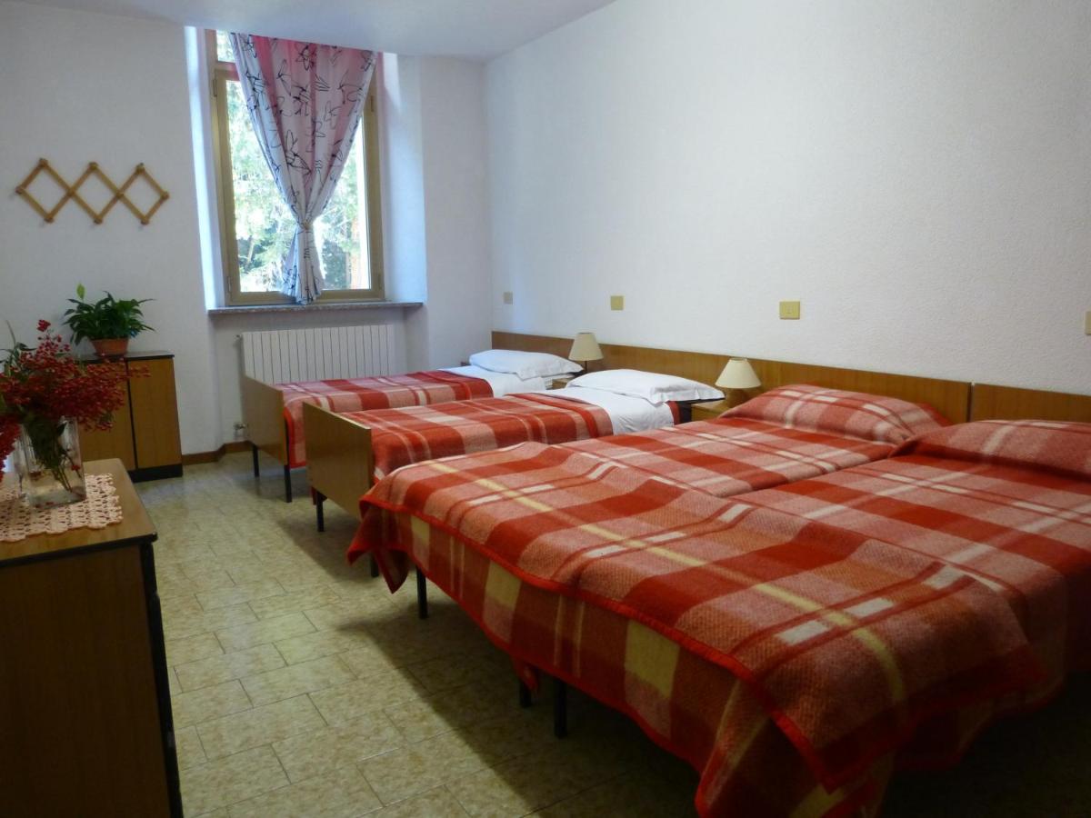 Ostello Al Deserto Chiavenna Exterior photo