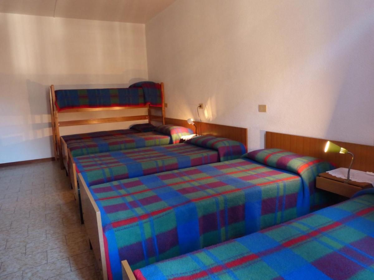 Ostello Al Deserto Chiavenna Exterior photo